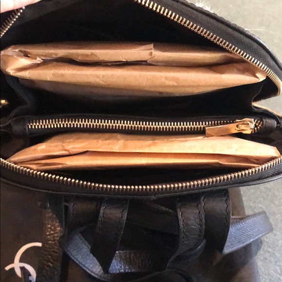 Carolina Crowley Corcega Leather Backpack NWT! - Picture 4 of 11